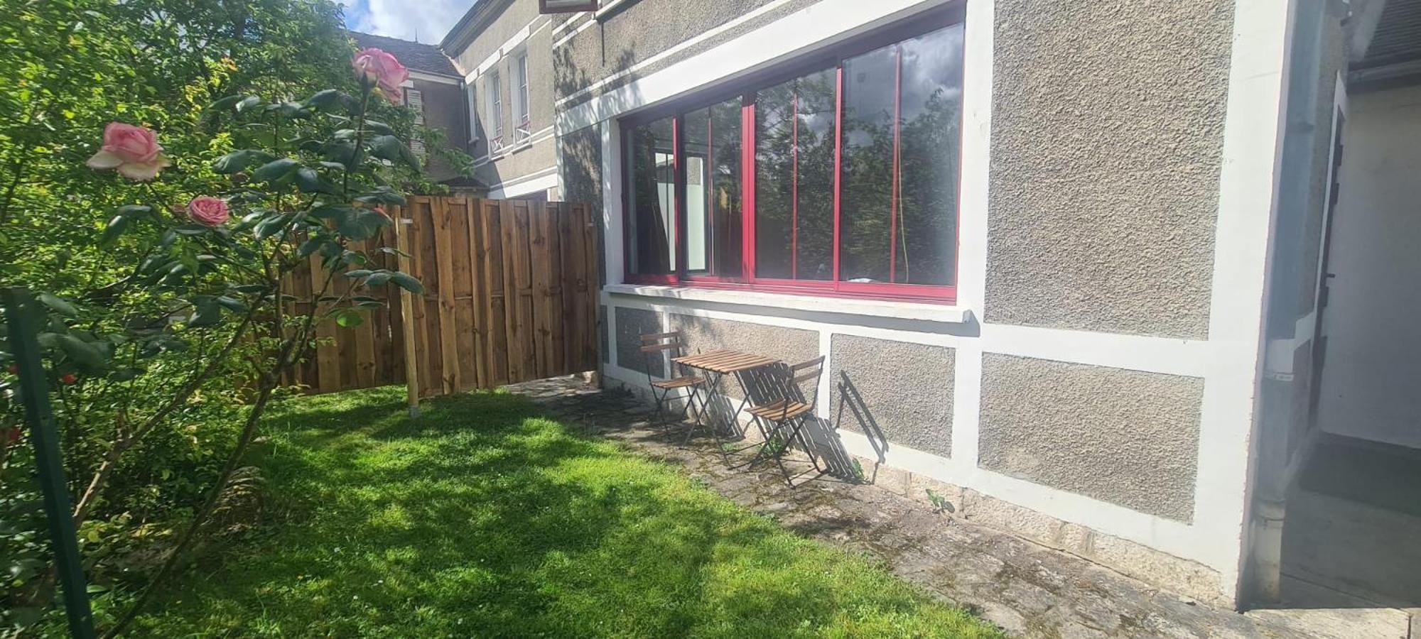 Les Studios Du 4 Canal: Riverside Retreats Near Historic Nemours Saint-Pierre-Les-Nemours Exterior photo